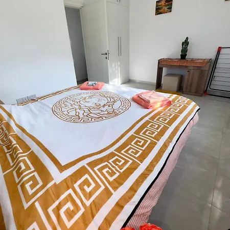 Orange Sunset Duplex Lapta 2 Bedrooms Close To Merit Casino شقة