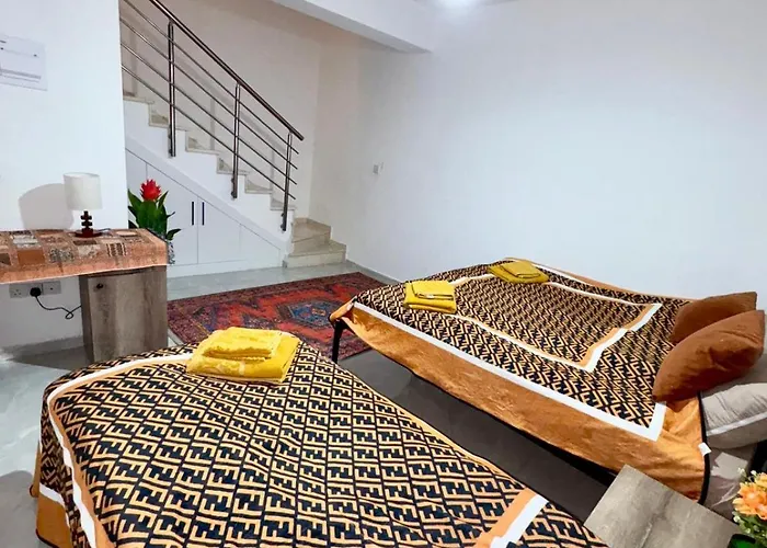 Orange Sunset Duplex Lapta 2 Bedrooms Close To Merit Casino شقة