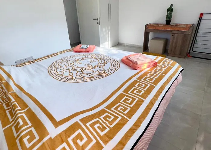 Orange Sunset Duplex Lapta 2 Bedrooms Close To Merit Casino شقة