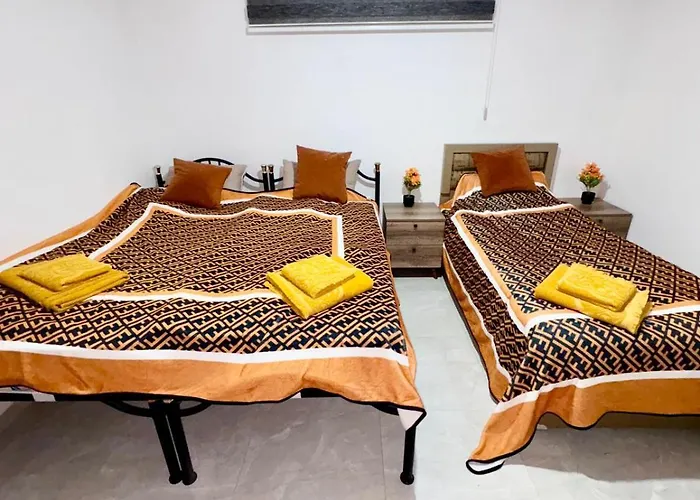 Orange Sunset Duplex Lapta 2 Bedrooms Close To Merit Casino شقة