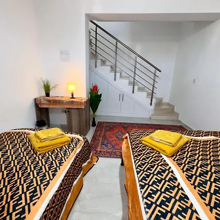 Orange Sunset Duplex Lapta 2 Bedrooms Close To Merit Casino Lejlighed Meniko